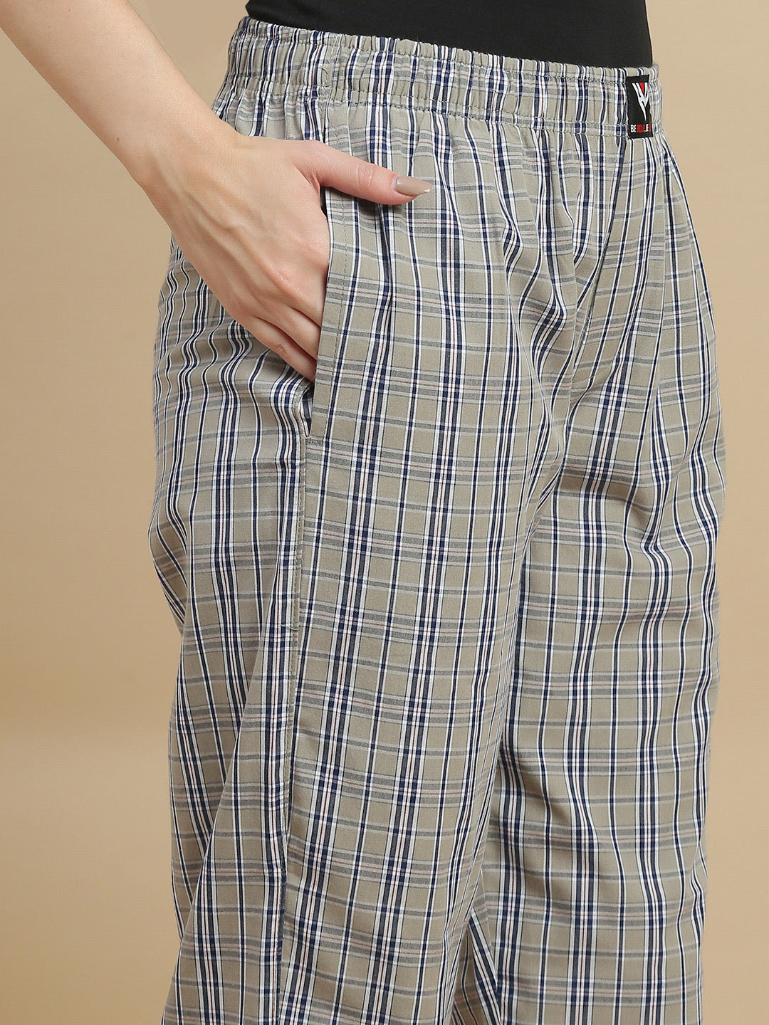 BEIGE CHECKS
